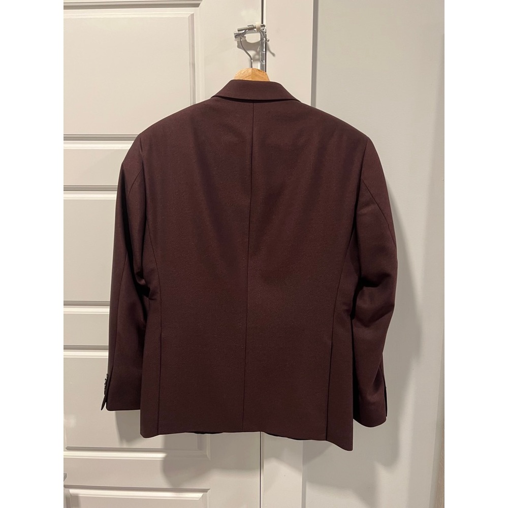 Kenneth Cole Reaction Men's Burgundy Sport Coat with Black Satin Lapel - Picture 2 of 3